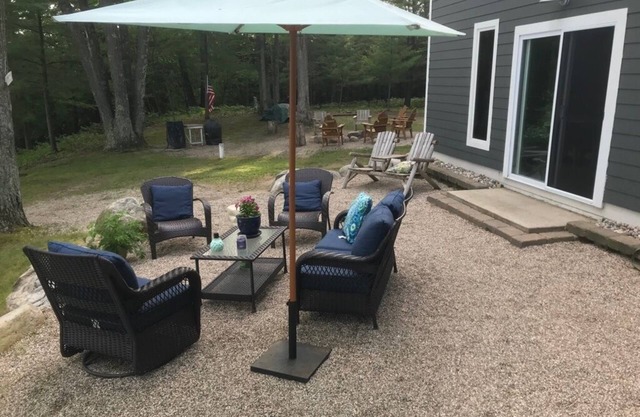 Beautiful Cottage on Private Lake close to Manistee