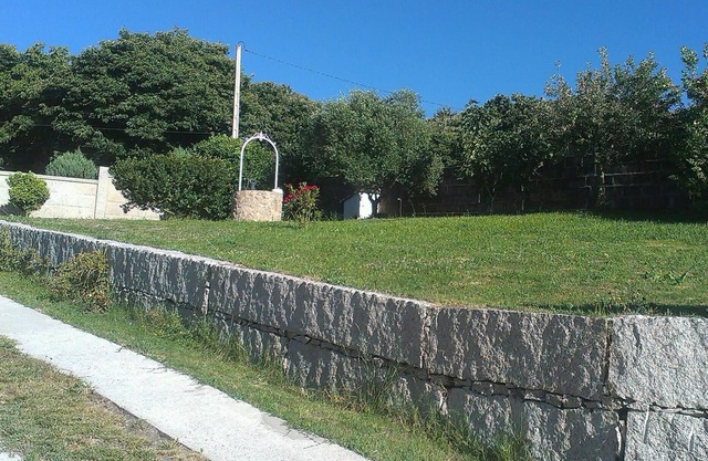 BEAUTIFUL COTTAGE WITH FULLY ENCLOSED FARM 5 KM FROM PADRÓN