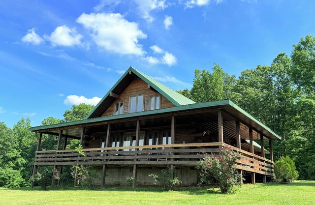 Beautiful custom built cabin near Garden of the Gods