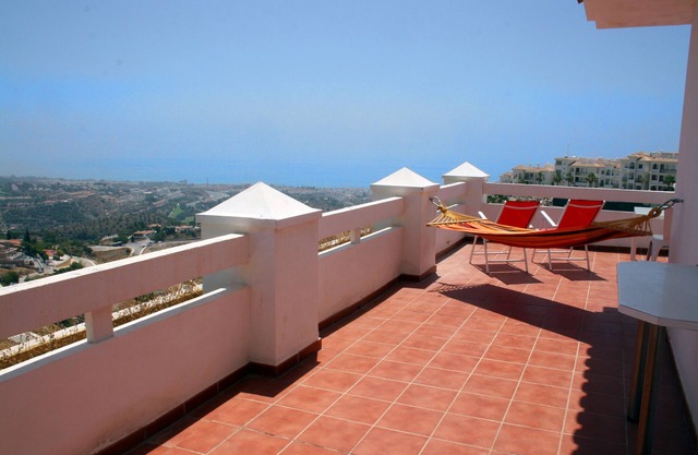 beautiful apartment, big terrace with stunning sea and mountainviews, summerpool