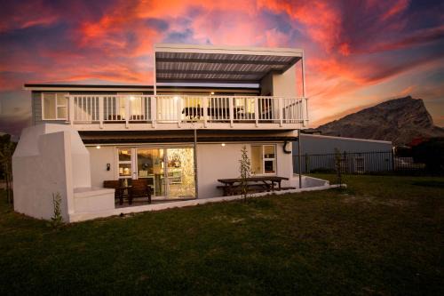Beautiful family beach cottage!