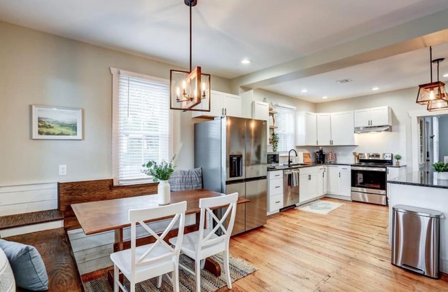 Beautiful Farmhouse close to Lanc Hershey Etown