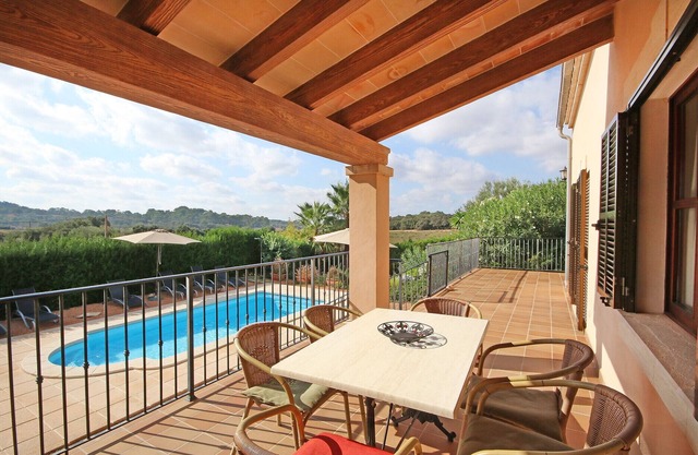 Beautiful finca with pool and garden in Cas Concos and close to Cala Mondrago