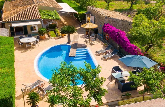 Beautiful finca with pool in Selva, in the center of Mallorca.