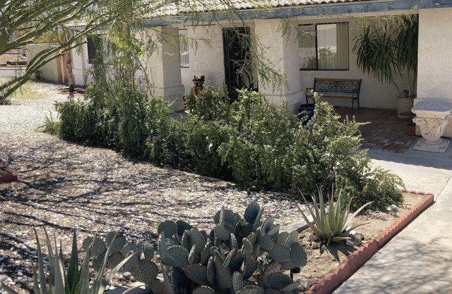 Beautiful foothill home near Hiking Golf Mineral Spas Shops Restaurants Festival