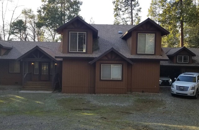 Beautiful forest getaway from city noise and traffic