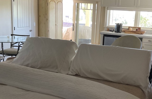 Beautiful Guest Suite In Lantern Village With Ocean View minimum 30 day rental