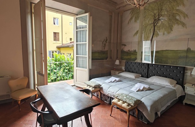 Beautiful historic property in the very center of Florence with all amenities.