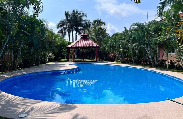 BEAUTIFUL HOME FULLY FURNISHED, READY TO RELAX AND 5 MINUTES FROM THE BEACH!