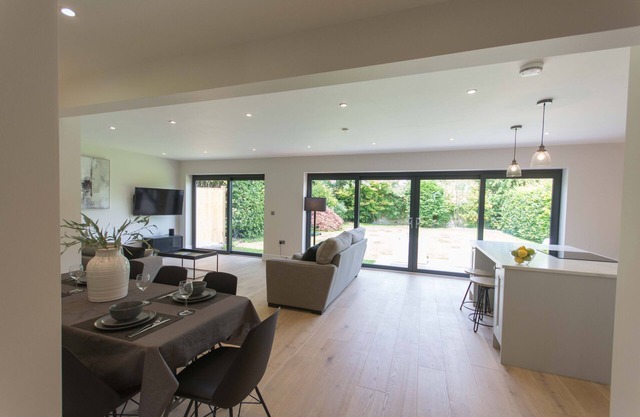 beautiful home & location with parking and garden