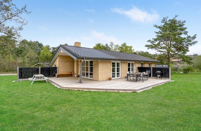 Beautiful home in Ebeltoft with sauna