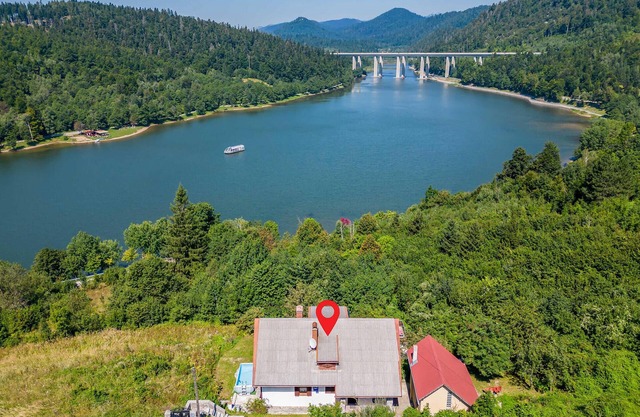 Beautiful home in Fuzine with sauna