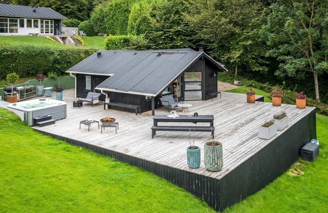 Beautiful home in Kolding with WiFi
