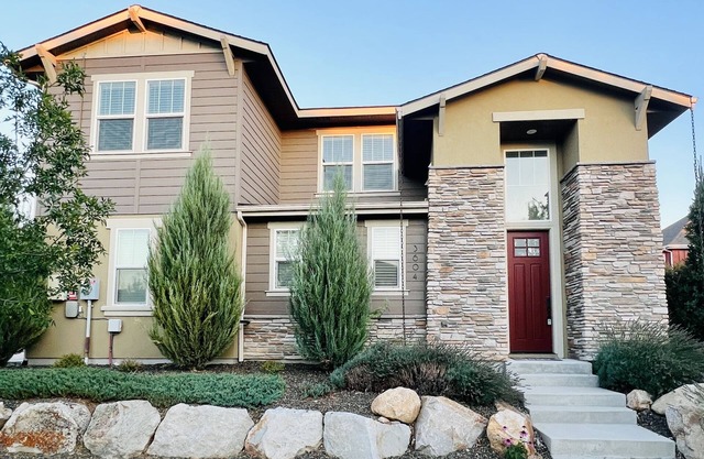 Beautiful home in Southeast Boise with enough room for the entire family!