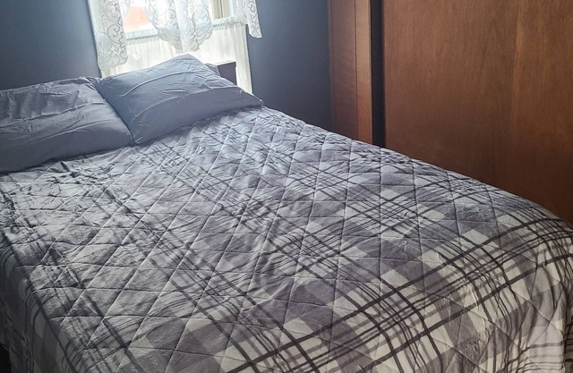 Beautiful home located near Beautiful lake, parks & Aquatic center