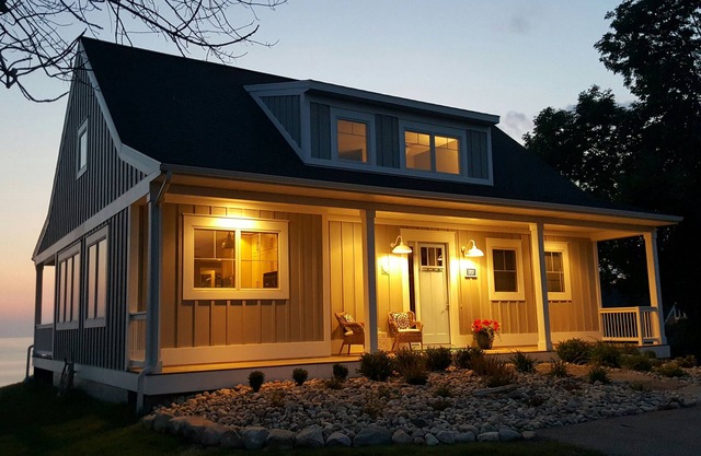 Beautiful Home On A High Bluff Overlooking Lake Mich! Oct 2025 dates open!