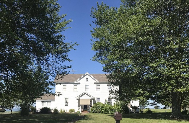Beautiful Home with Creek in the Front and the Chesapeake Bay in the Backyard!