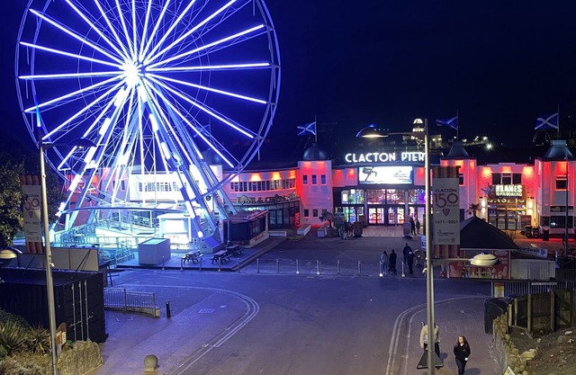 Beautiful House 5 mins from the beach.