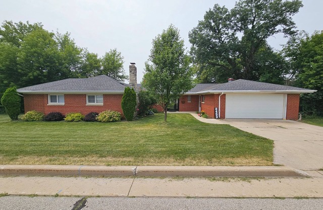 Beautiful House overlooking the city of Green Bay