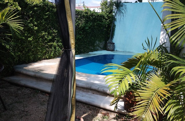 Beautiful house with pool, bar. 3 bedrooms A/C (7 double beds), 3 bathrooms.