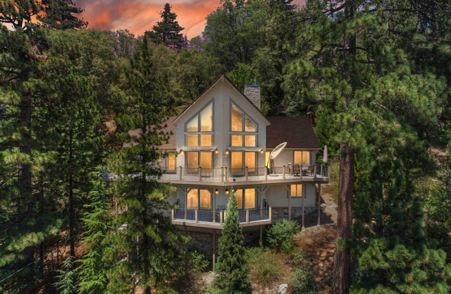 Beautiful Lake Arrowhead Cabin w/EV Charger