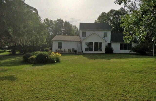 Beautiful Lake Home in a quiet relaxing setting. Access to paddle boats.