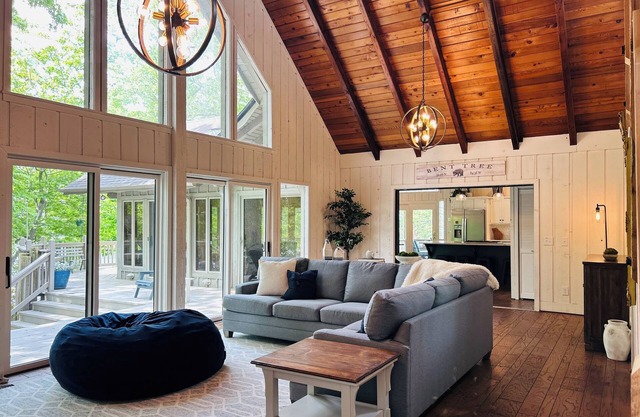 Beautiful Lake Home in N GA - Kayaks/Fishing/Golf