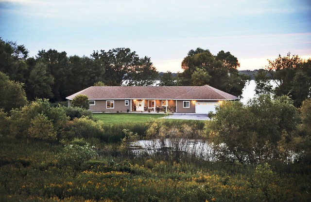 Beautiful Lake Home on Long Lake, Sleeps 18, Over 2 Acres