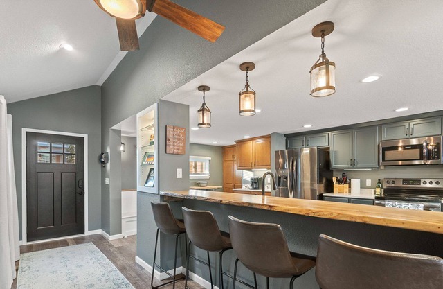 Beautiful lake home with room for the whole family!