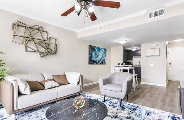 Beautiful Lakefront Condo