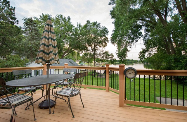 Beautiful lakefront, Newly Remodeled Lower Level!