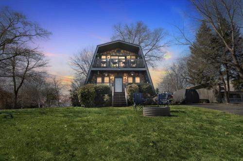 Beautiful Lakeview Chateau with Stunning Views home