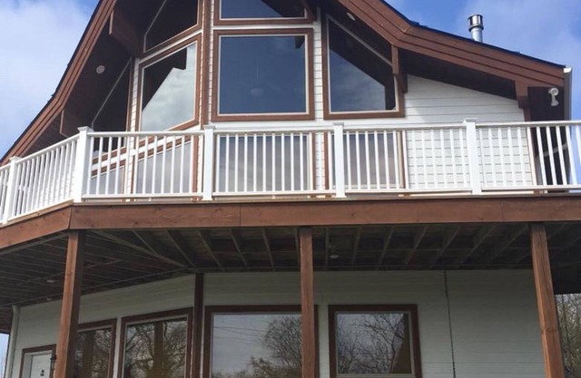 Beautiful Lindal Cedar Home Near Beach! Private Pool!