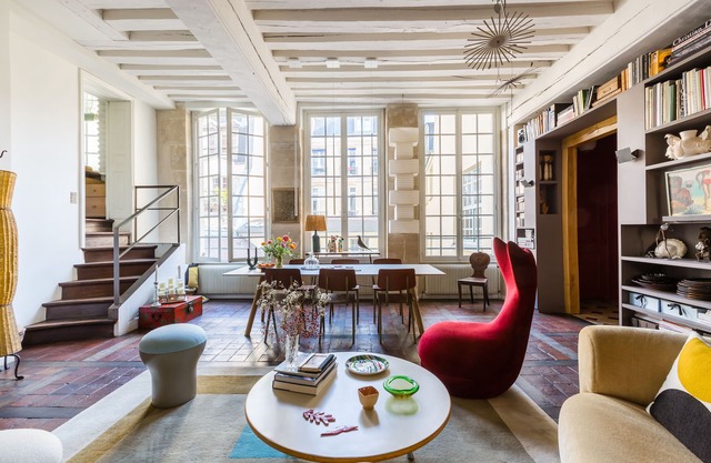 Beautiful Loft on Rue Quincampoix, by Veeve