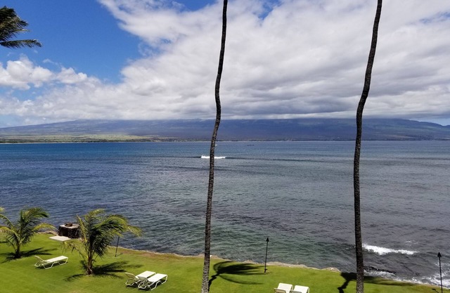 Beautiful, Luxury Oceanfront Condo- Great View, A/C, Wi-Fi, Central Location