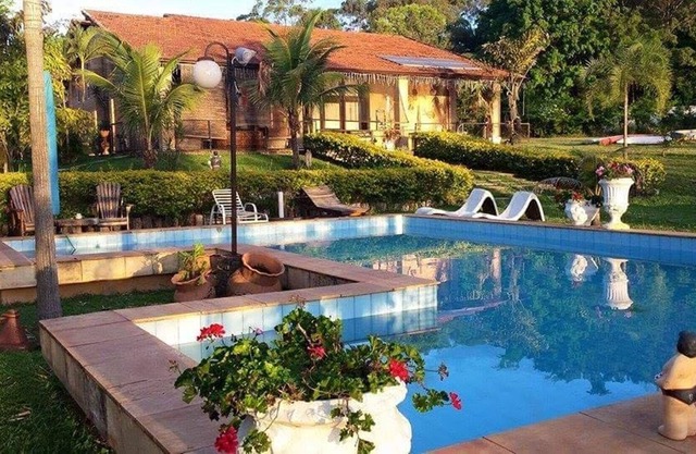 BEAUTIFUL MANSÃO BORDER OF LAKE PARANOÁ