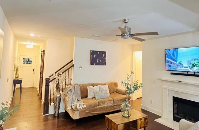 Beautiful Modern Townhouse in Auburn GA