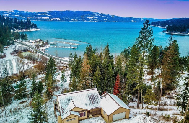 Beautiful NEW home in Carlin Bay on Lake CDA w/stunning views