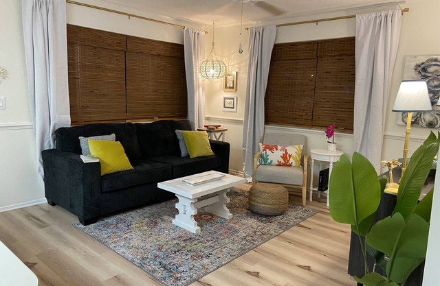 Beautiful New to Market! Spectacular views of the Withlacoochee! No steps