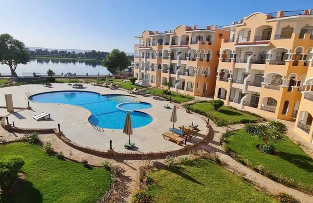 Beautiful Nile Front Apartment