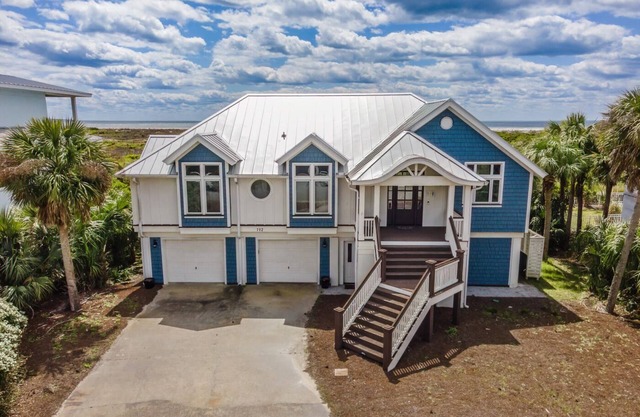 Beautiful Ocean front home with stunning views. Golf cart included!