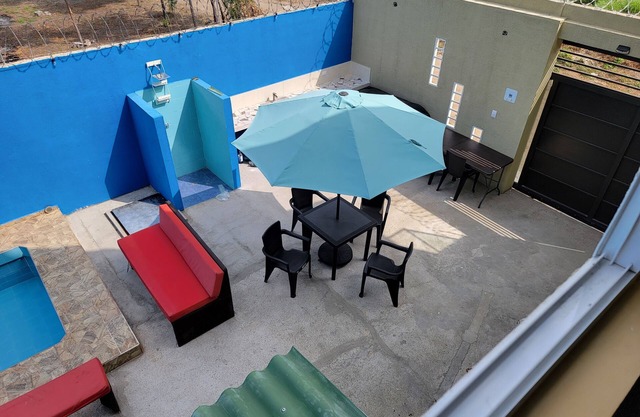 Beautiful, Ocean and mountain view, peaceful place to enjoy a fun vacation