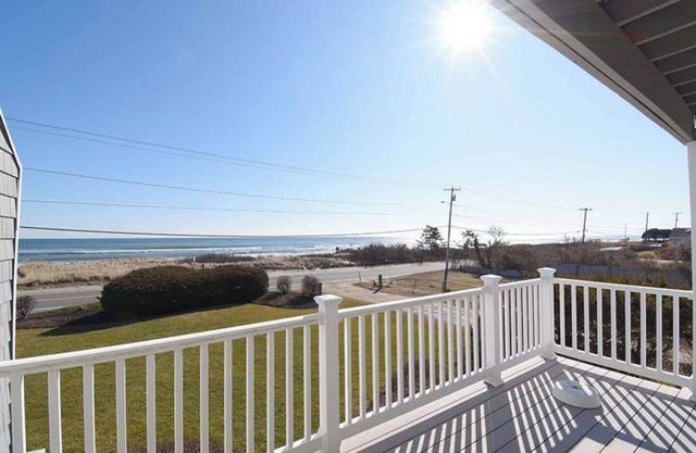 Beautiful ocean views/steps to the sand