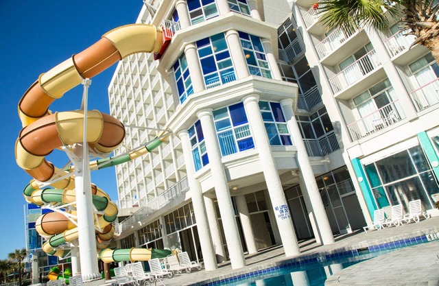 Beautiful Oceanfront Efficiency w/View + Official On-Site Rental Privileges