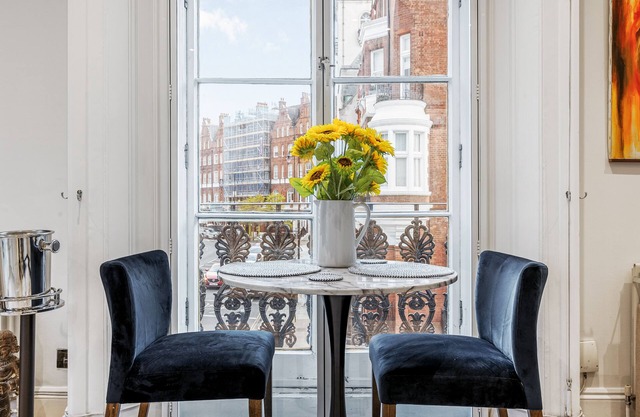 Beautiful One Bedroom Flat in Knightsbridge