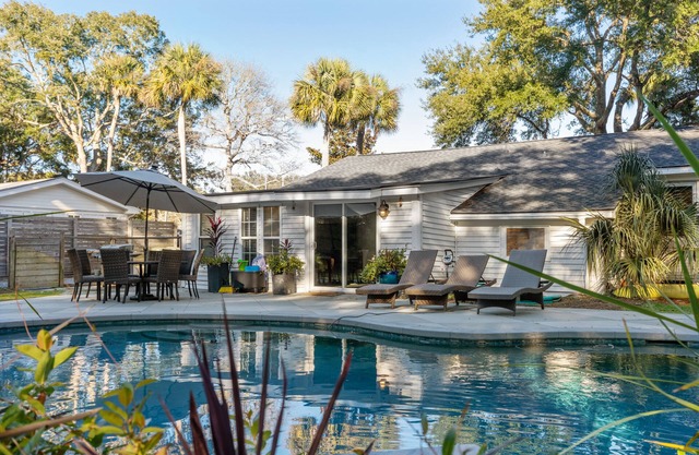 Beautiful Pet Friendly Beach House with Private Backyard Oasis.