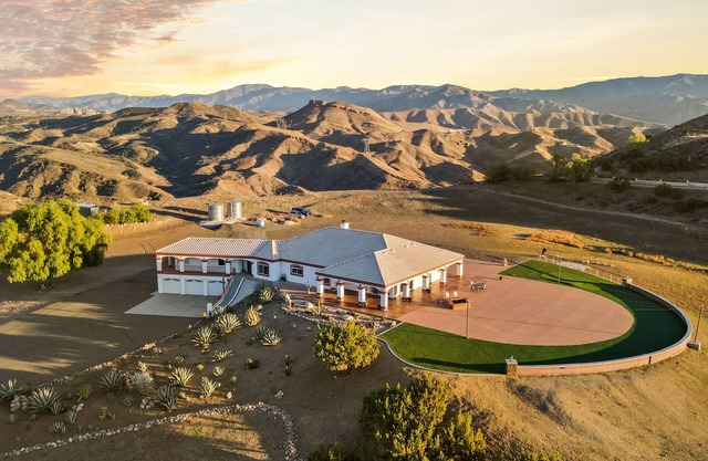 Beautiful private mountain estate on 10 acres