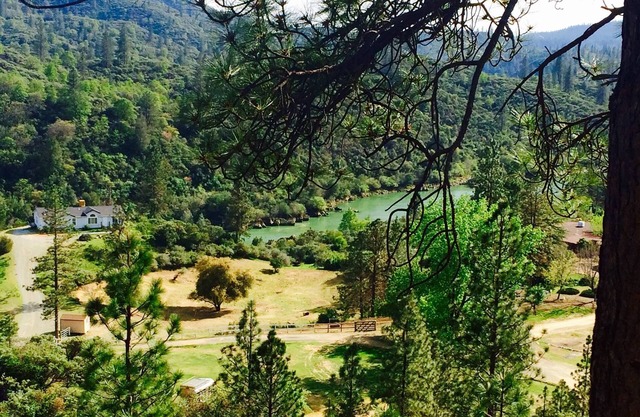 Beautiful private ranch, near Shasta Lake and next to Sacramento River sleeps 42