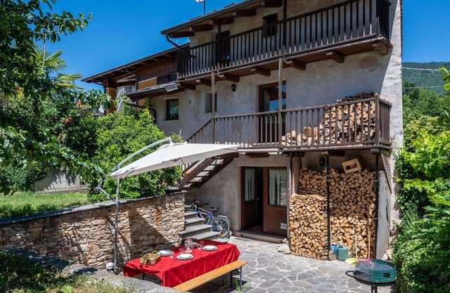 Beautiful private villa for 4 people with WIFI, TV, patio and parking