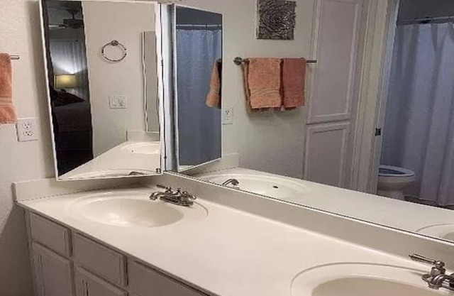 Beautiful quiet and spacious condo, In the heart of McCormick Ranch Scottsdale.